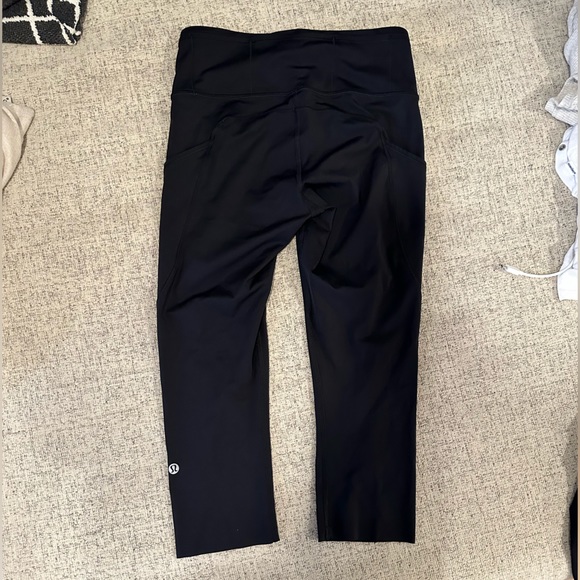 NWOT Lululemon cropped leggings - Picture 2 of 8